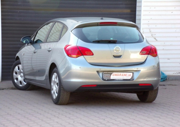 Opel Astra cena 23900 przebieg: 176000, rok produkcji 2010 z Drezdenko małe 436